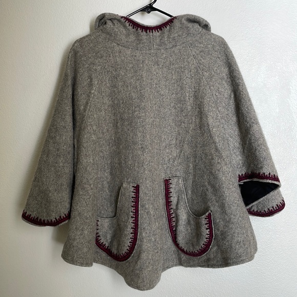 Vintage Jackets & Blazers - Vintage Handmade Embroidered Norwegian Hooded Wool Poncho - Light Gray/Purple